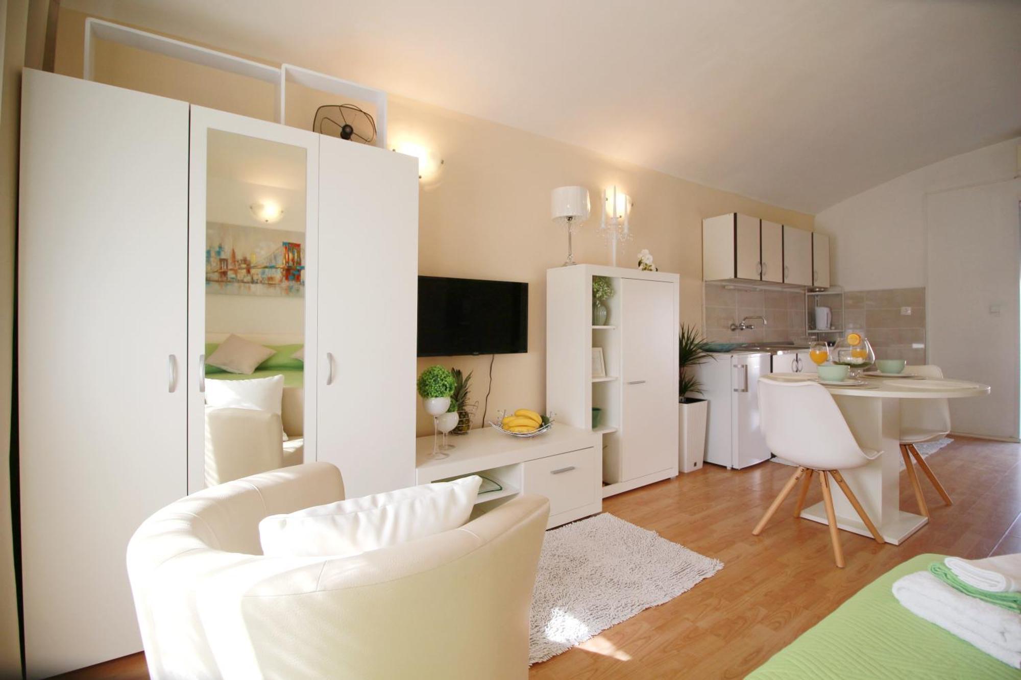 Apartment Sweet Dreams *